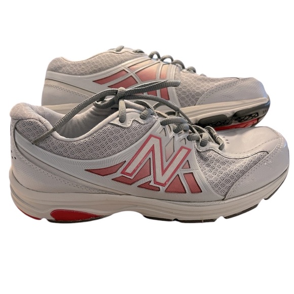 New Balance Women’s (WW847GR2) Grey / Pink Athletic Shoes - Size 8.5 - Picture 1 of 6